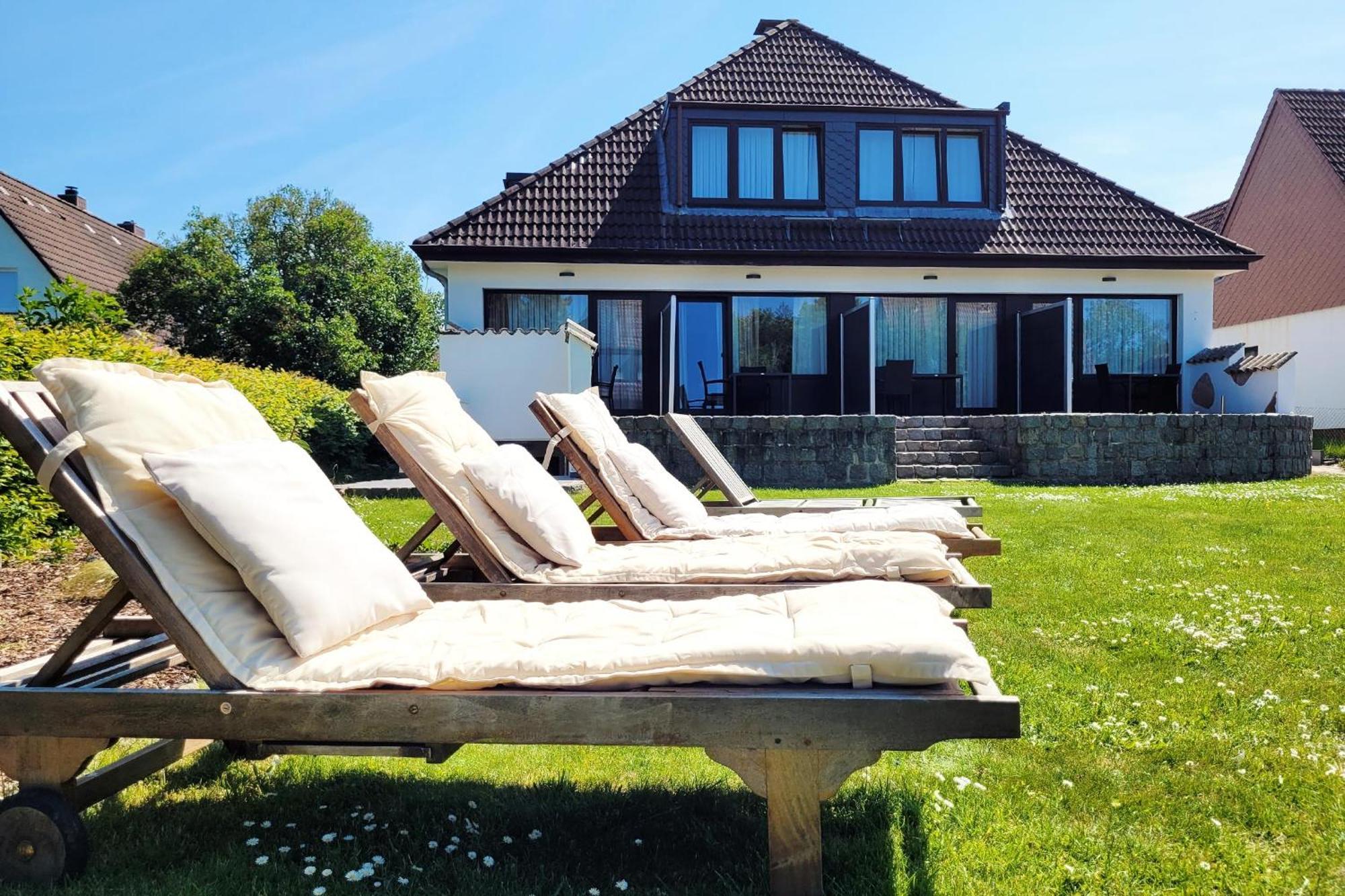 Hochwertige Ferienwohnung In Ruhiger Lage Mit Eigener Terrasse Und Parkplatz, Nur 7 Gehminuten Zum Strand Entfernt - Hoher Schlafkomfort Dank Boxspringbett Scharbeutz Dış mekan fotoğraf