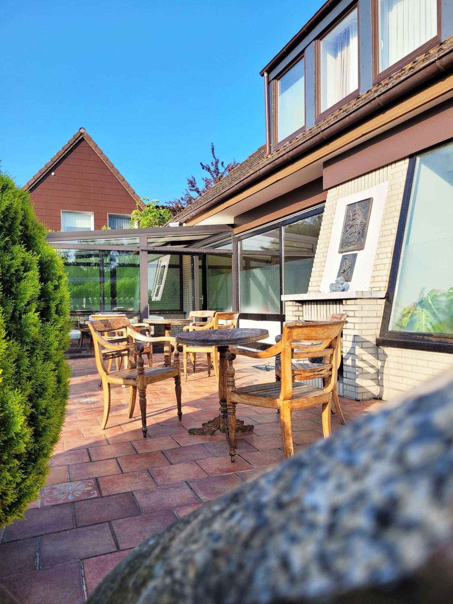Hochwertige Ferienwohnung In Ruhiger Lage Mit Eigener Terrasse Und Parkplatz, Nur 7 Gehminuten Zum Strand Entfernt - Hoher Schlafkomfort Dank Boxspringbett Scharbeutz Dış mekan fotoğraf
