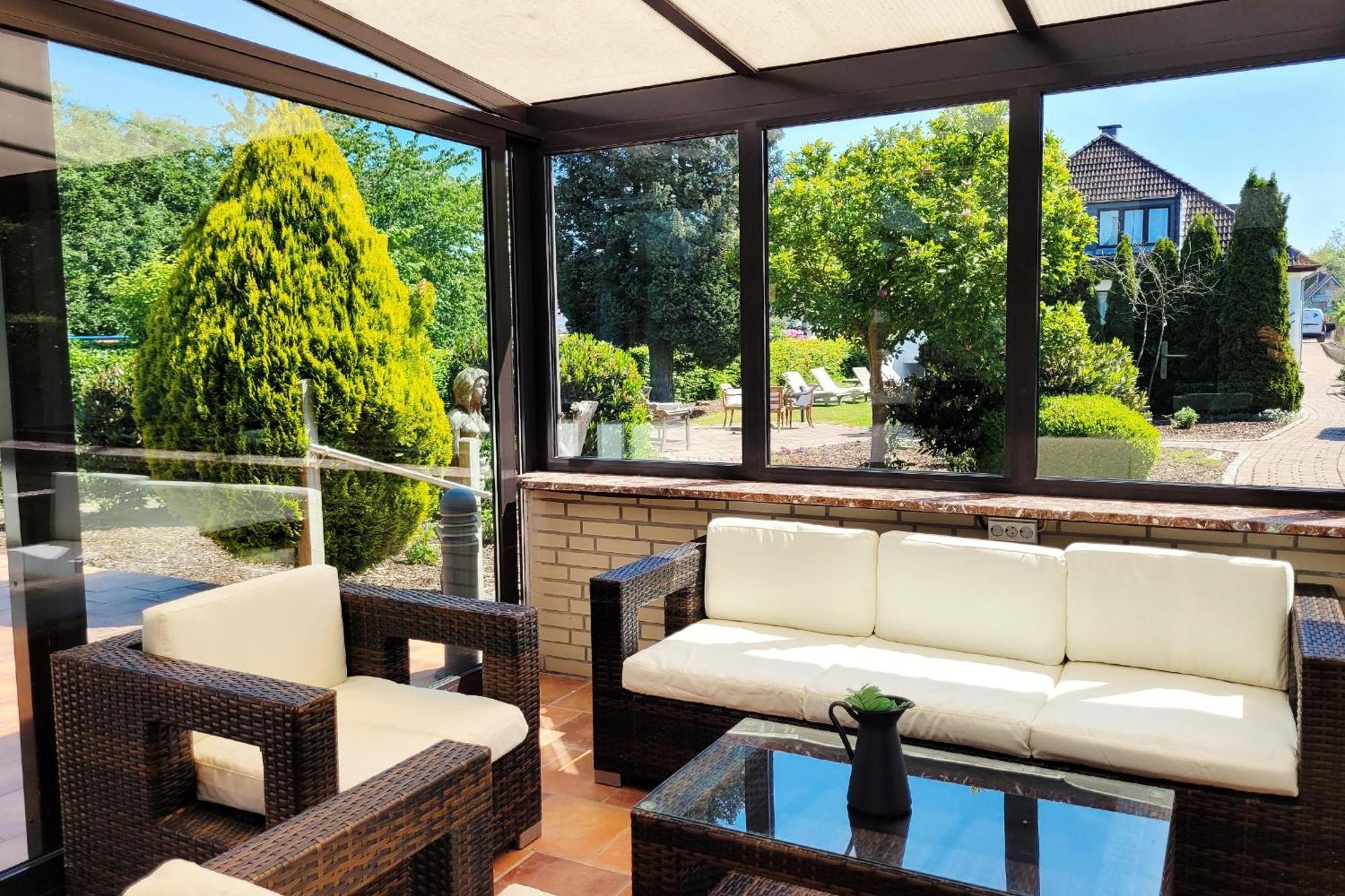 Hochwertige Ferienwohnung In Ruhiger Lage Mit Eigener Terrasse Und Parkplatz, Nur 7 Gehminuten Zum Strand Entfernt - Hoher Schlafkomfort Dank Boxspringbett Scharbeutz Dış mekan fotoğraf