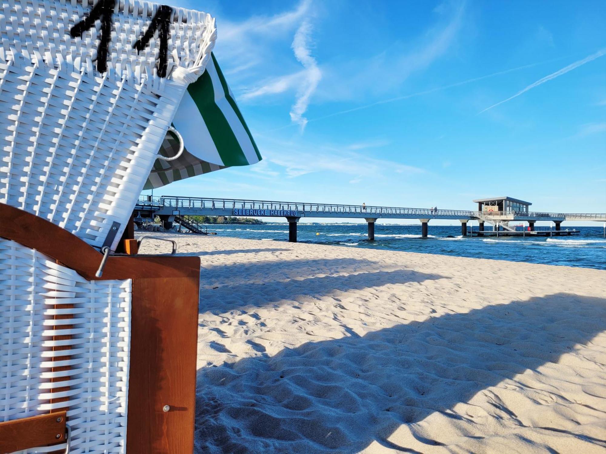 Hochwertige Ferienwohnung In Ruhiger Lage Mit Eigener Terrasse Und Parkplatz, Nur 7 Gehminuten Zum Strand Entfernt - Hoher Schlafkomfort Dank Boxspringbett Scharbeutz Dış mekan fotoğraf